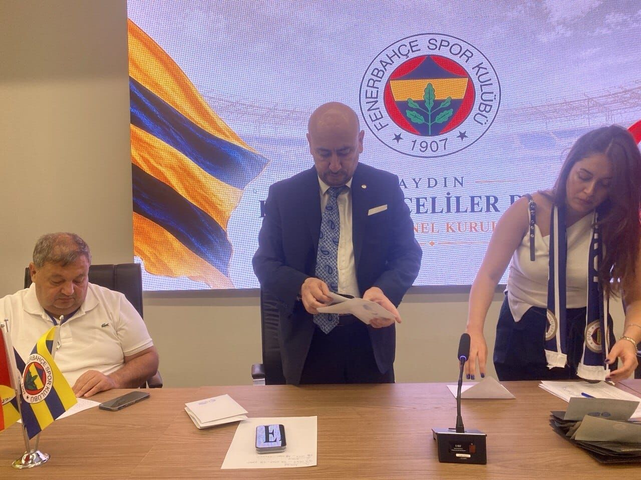 Aydın Fenerbahçeliler Derneği Yeni Başkanını Seçti Lacivert Grubun Adayı Kaya Büyük Farkla Kazandı (1)