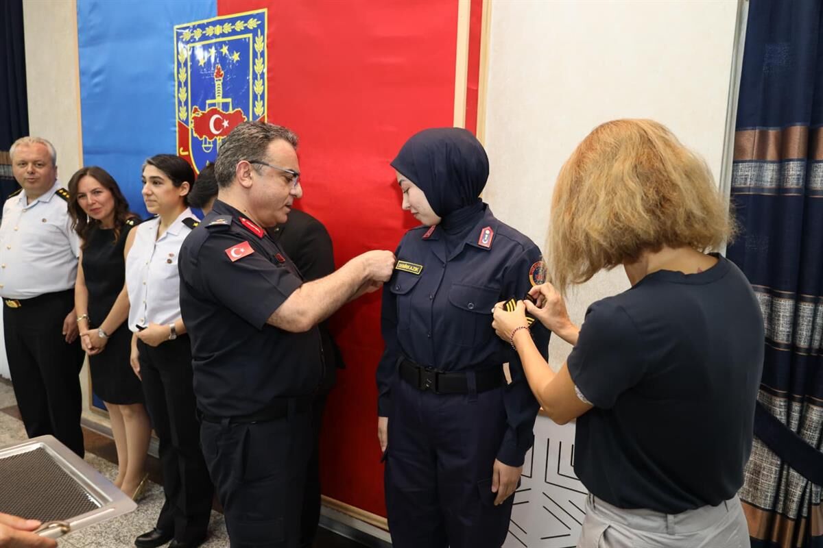 Aydın'da Jandarma Personellerini Gururlandıran Terfi Töreni Rütbelerini Komutan Çarıkcıoğlu Takdim Etti (5)