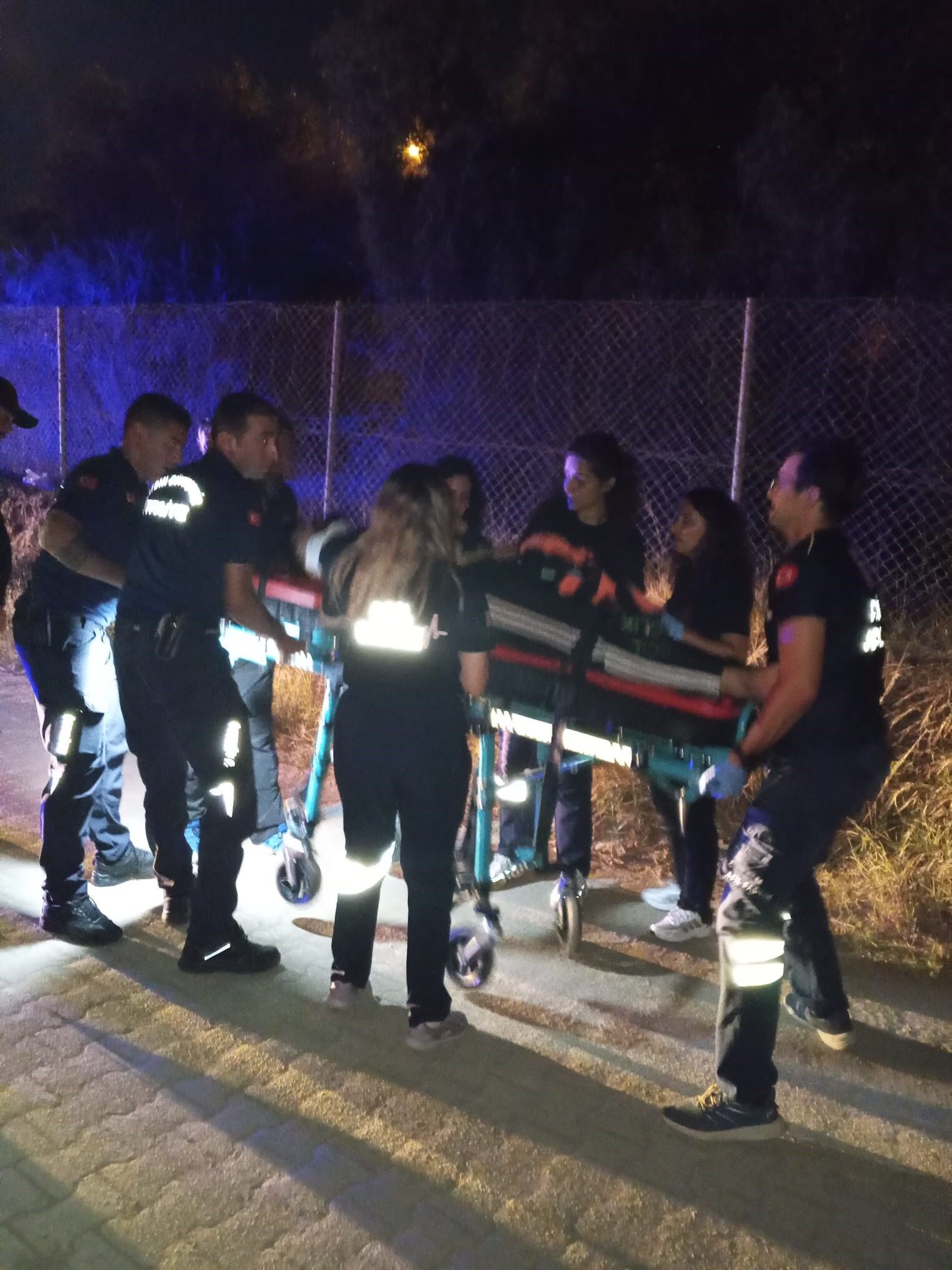 Aydın’da Kontrolden Çıkan Otomobil Devrildi! Ekipler Sıkışan Sürücü Için Seferber Oldu (2)
