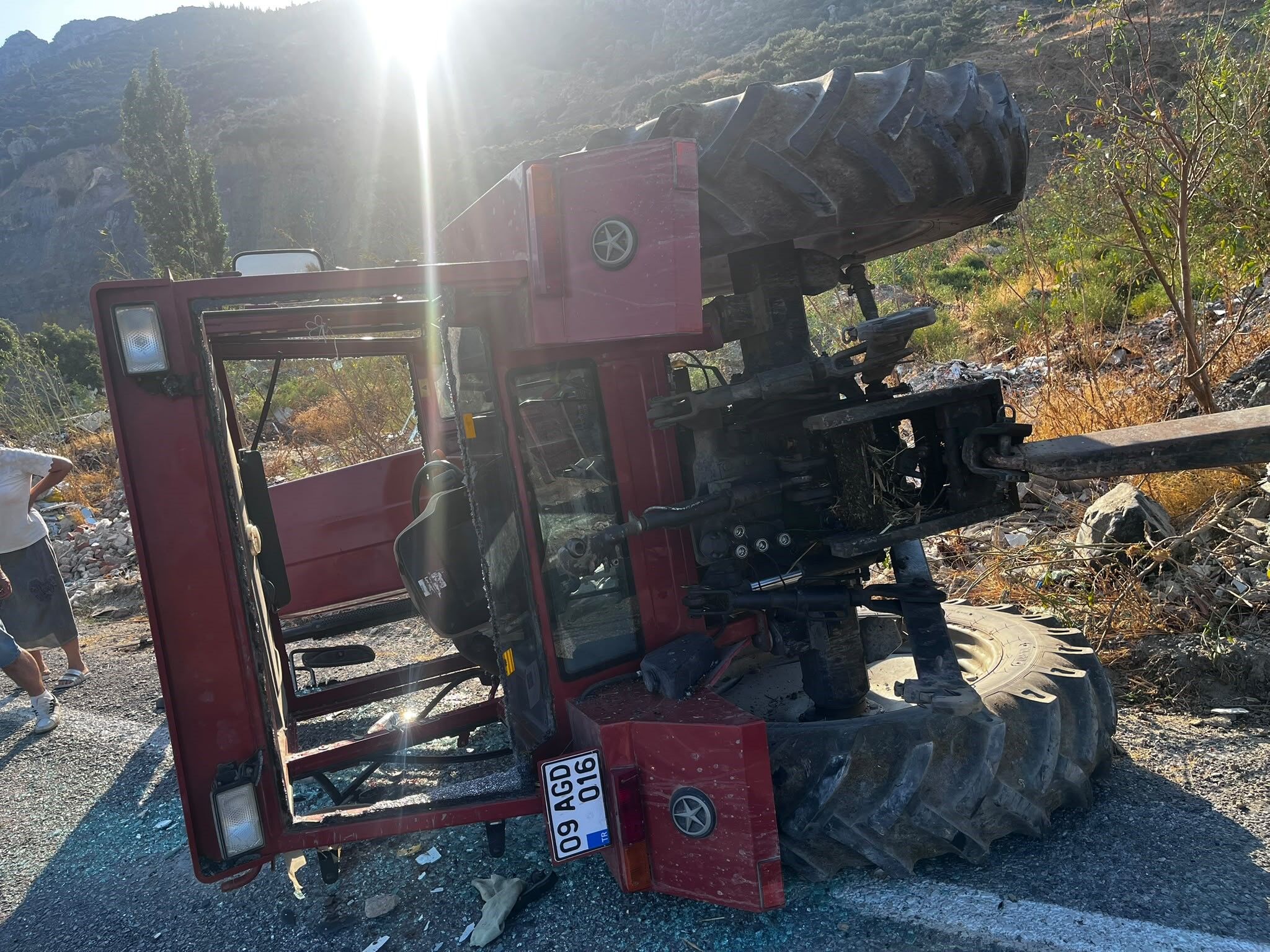Aydın’da Traktör Devrildi Sürücü Yaralandı (3)