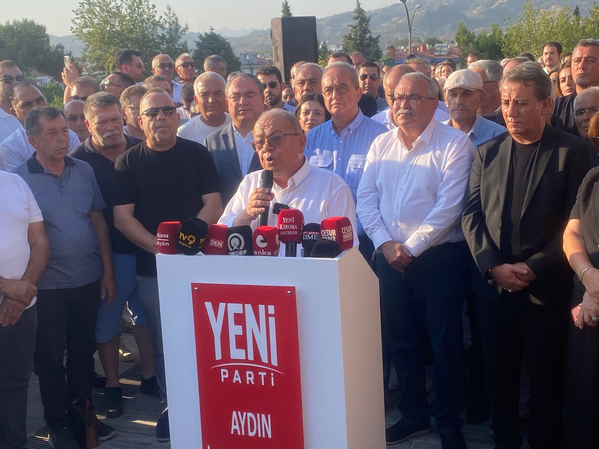Aydın'da Yeni̇ Parti Dönemi Resmen Başladı! Yeni̇ Parti Aydın İl Başkanlığı Coşkulu Törenle Açıldı (4)