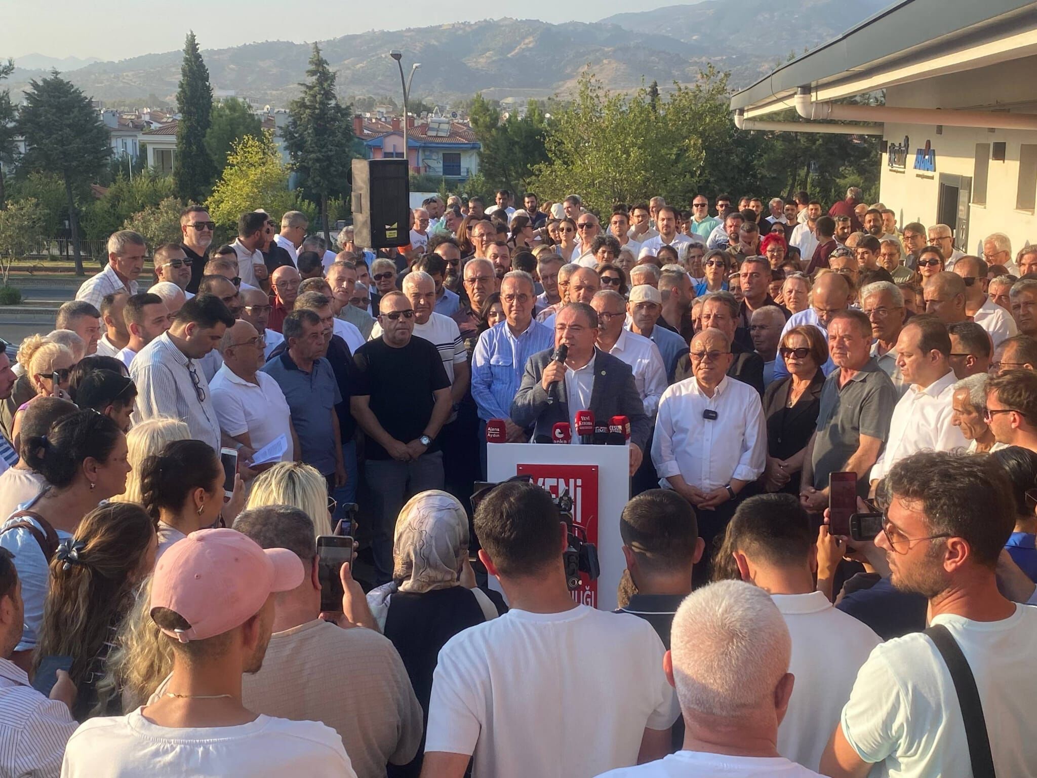 Aydın'da Yeni̇ Parti Dönemi Resmen Başladı! Yeni̇ Parti Aydın İl Başkanlığı Coşkulu Törenle Açıldı (8)