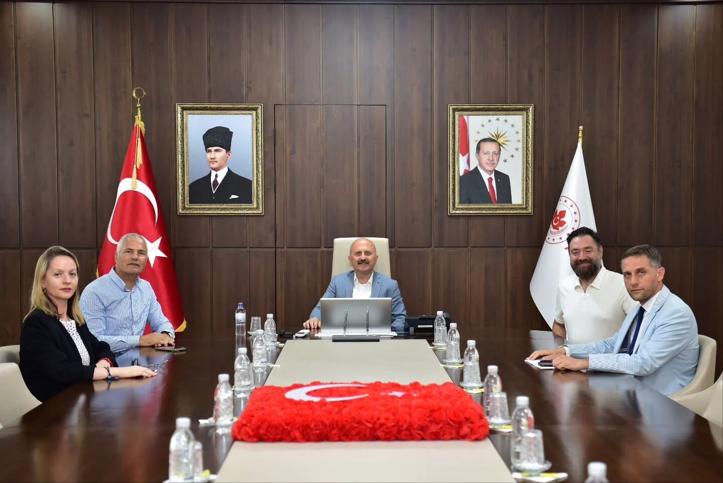 Aydın’ın Doğa Ve Kültür Rotaları Motosikletlerle Keşfedilecek Vali Varol’a ‘Route 09’ Projesinin Sunumu Yapıldı (2)