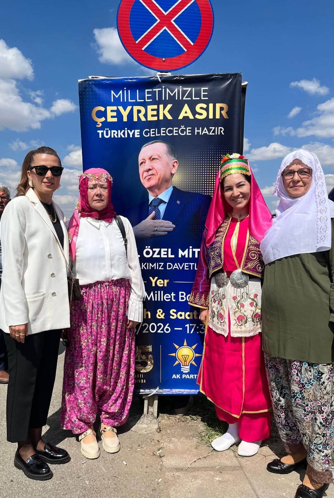 Aydınlı Kadınlar Yöresel Kıyafetlerle Başkentte İlgi Odağı Oldular (3)