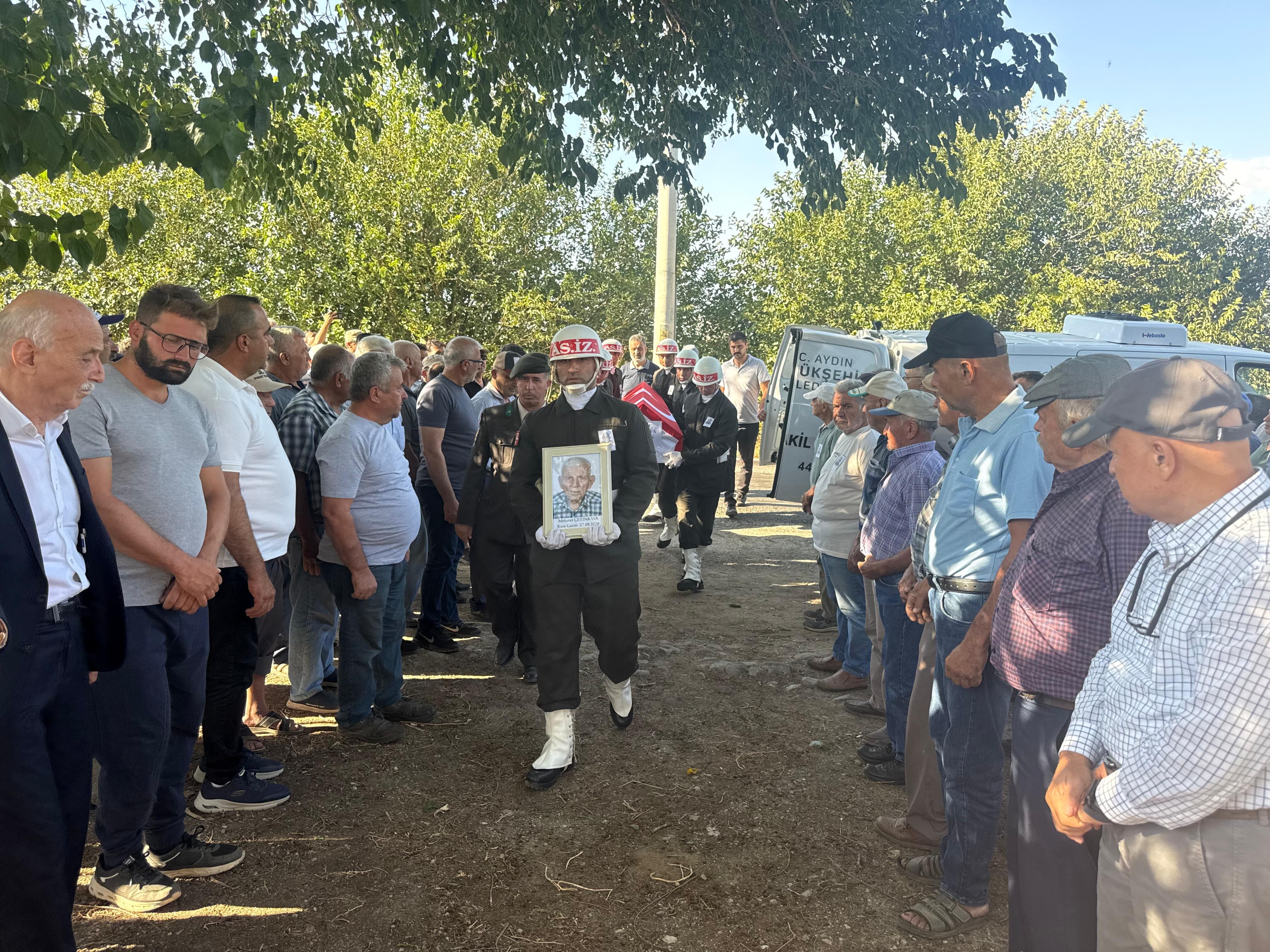 Aydınlı Kore Gazisi Mehmet Çetinkaya Son Yolculuğuna Uğurlandı (6)