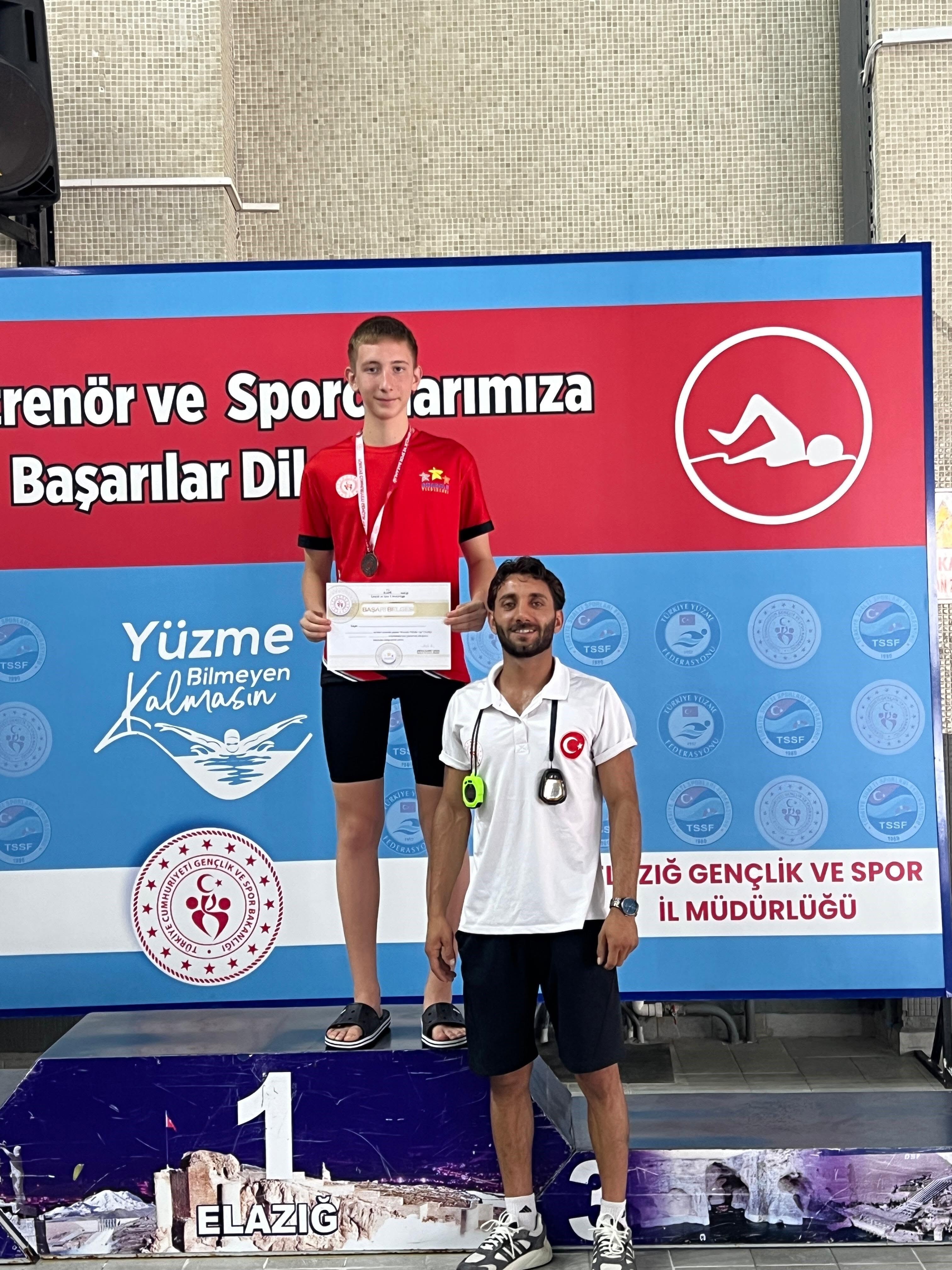 Aydınlı yüzücülerden büyük başarı