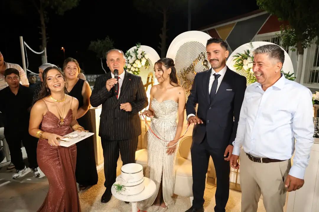 Başkan Kaya, genç çiftin mutluluğuna ortak oldu