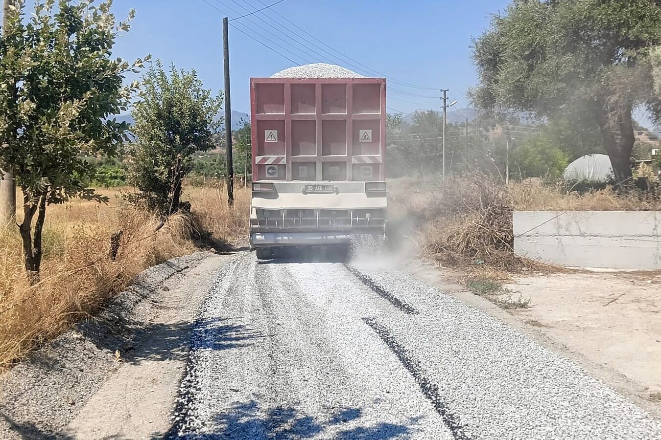 Başkan Yetişkin Öncülüğünde Asfaltlama Çalışmaları Sürüyor (3)