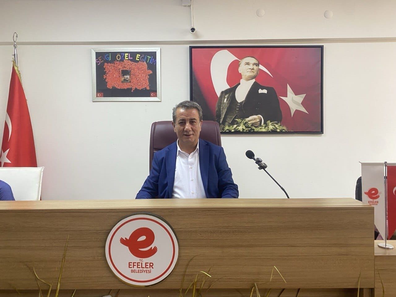 Başkan Yetişkin’nin Yeni Parti’ye geçişi sonrası ilk toplantı Efeler Meclisi'nde CHP'nin kartları kaldırıldı