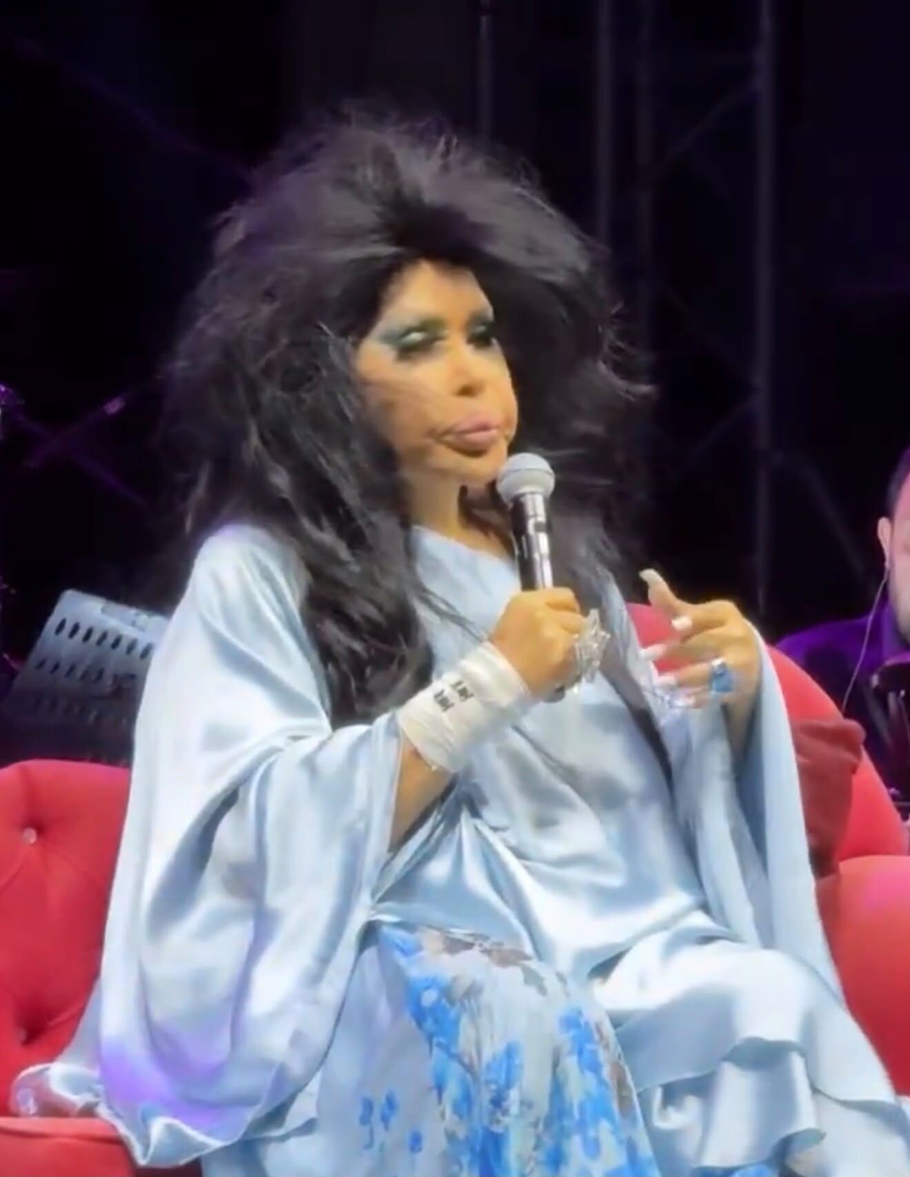 Bülent Ersoy’un Kuşadası konserinde gergin anlar