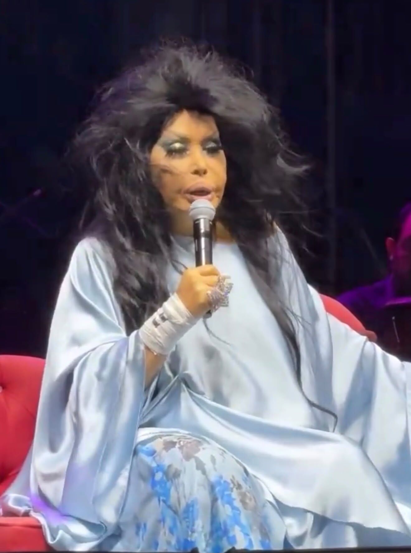 Bülent Ersoy’un Kuşadası konserinde gergin anlar