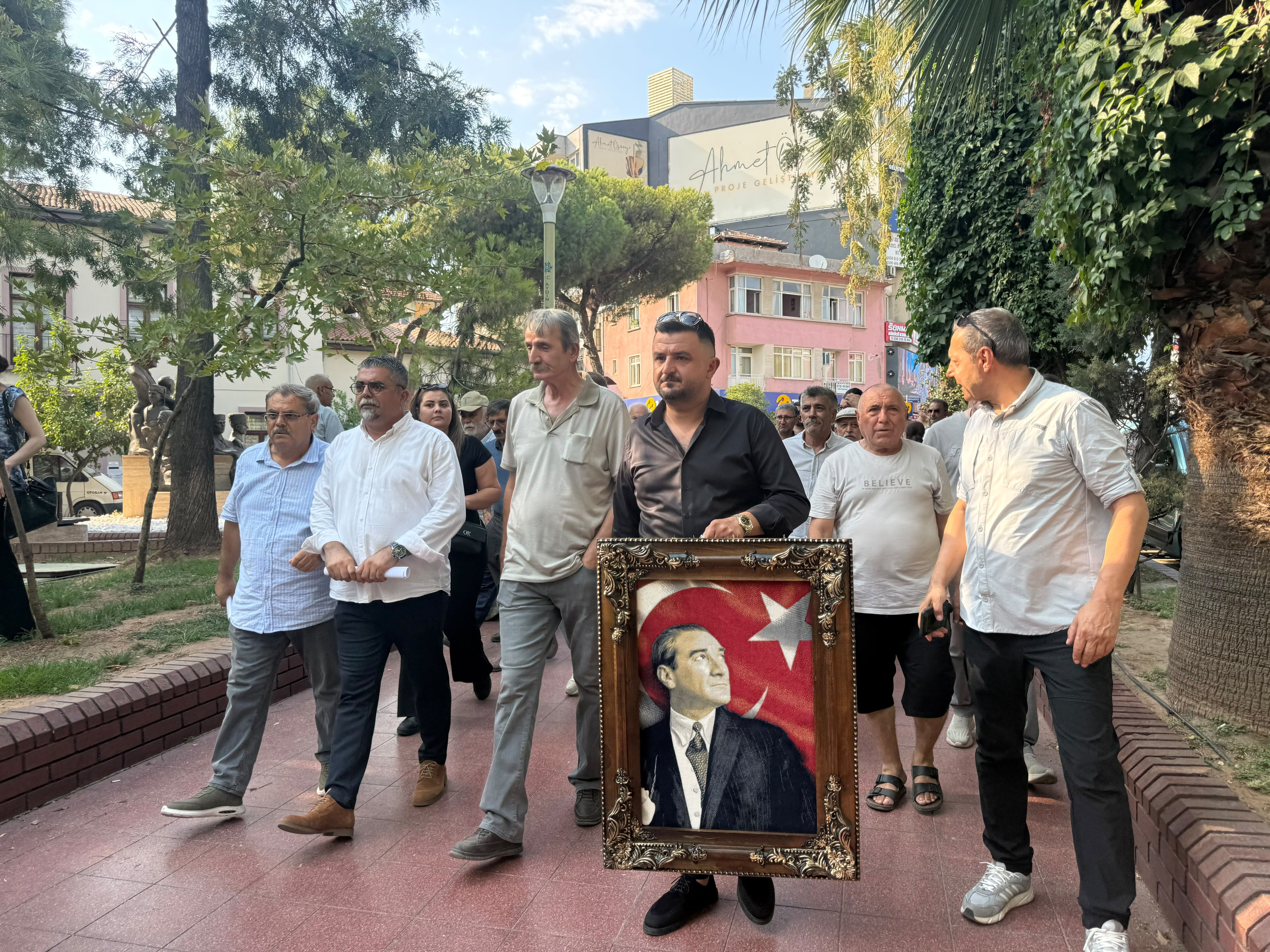 Chp’li Meclis Üyeleri Yeni Parti’ye Geçti Başkan Erçetin'den Açılışa Davet (1)