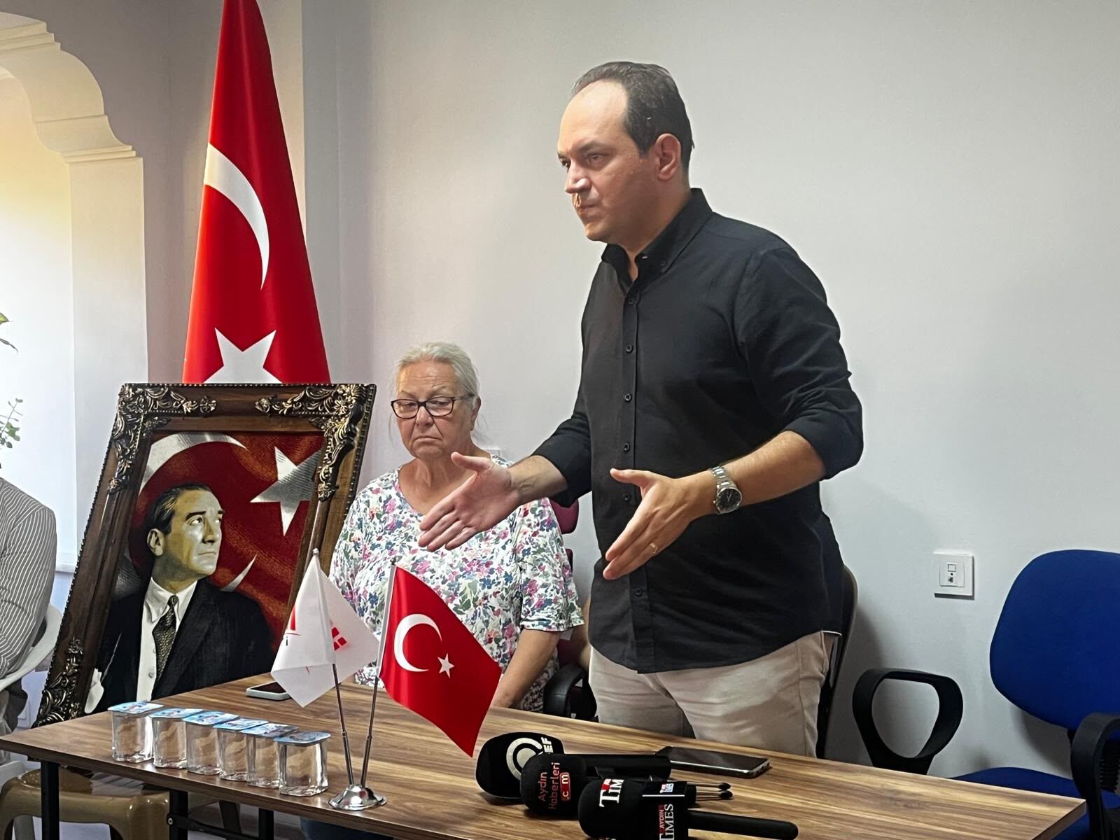 Chp’li Meclis Üyeleri Yeni Parti’ye Geçti Başkan Erçetin'den Açılışa Davet (2)
