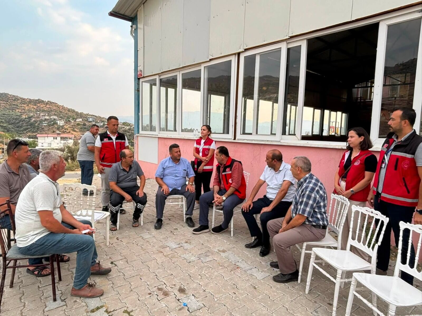 Çine’deki Yangın Mağduru Şehit Ailesine Ziyaret İhtiyaç Ve Talepleri Yerinde Değerlendirildi (1)