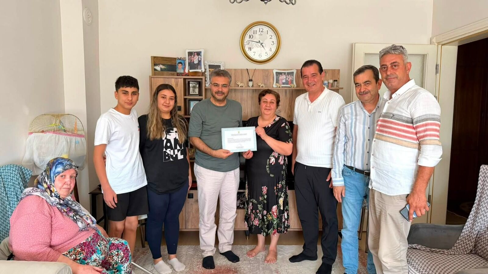 Cumhurbaşkanı Erdoğan’dan Aydın’daki Üyelere Özel Teşekkür Kendi Imzası Ile Isme Özel Belge Iletti (1)-1