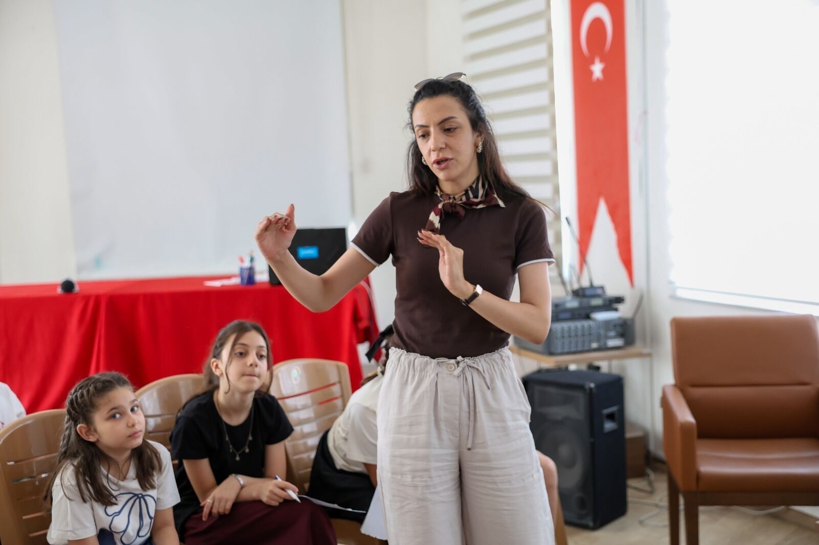 Efelerde Cocuklar Felsefeyle Dusunmeyi Ogreniyor 684513 Fa0D30