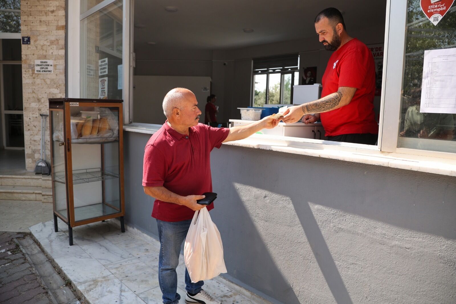 Efelerde Hesapli Ekmek Tam Not Aldi Aile Butcelerine Katki S 683966 3601B7