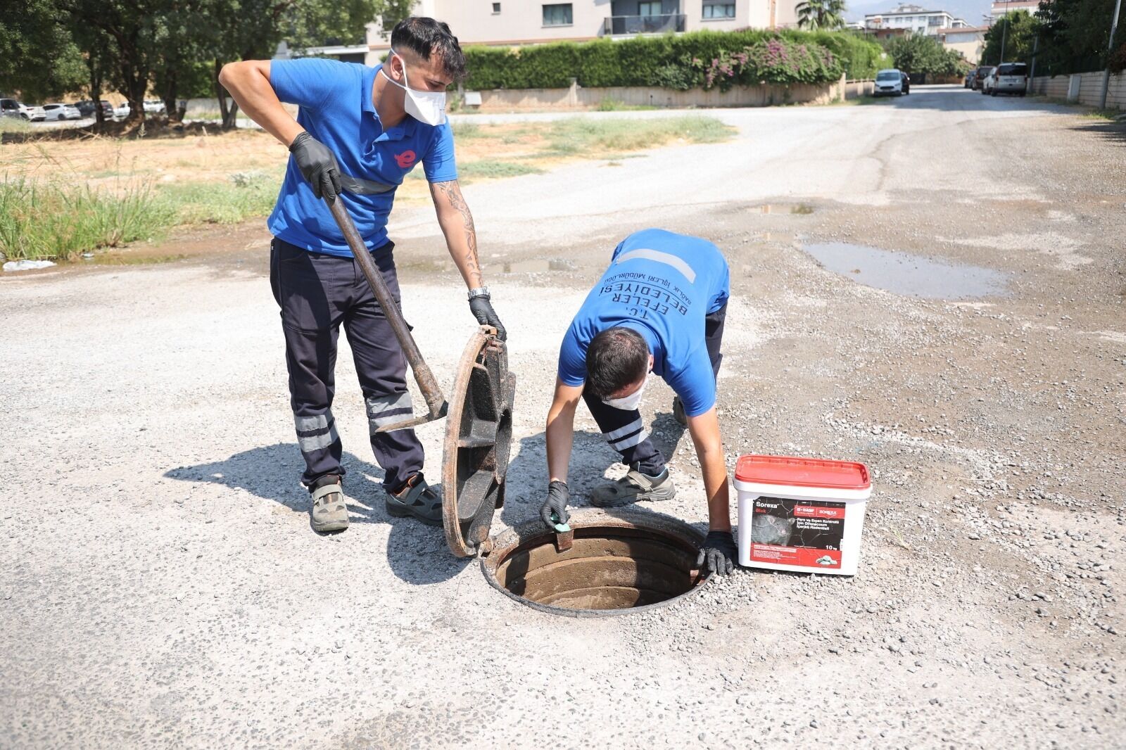 Efelerde Ilaclama Calismalari Suruyor 684040 631B08