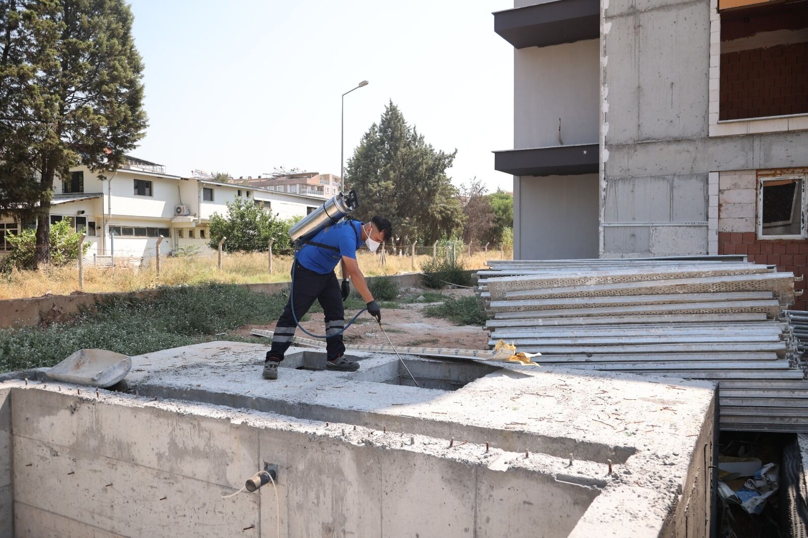 Efelerde Ilaclama Calismalari Suruyor 684040 D16524