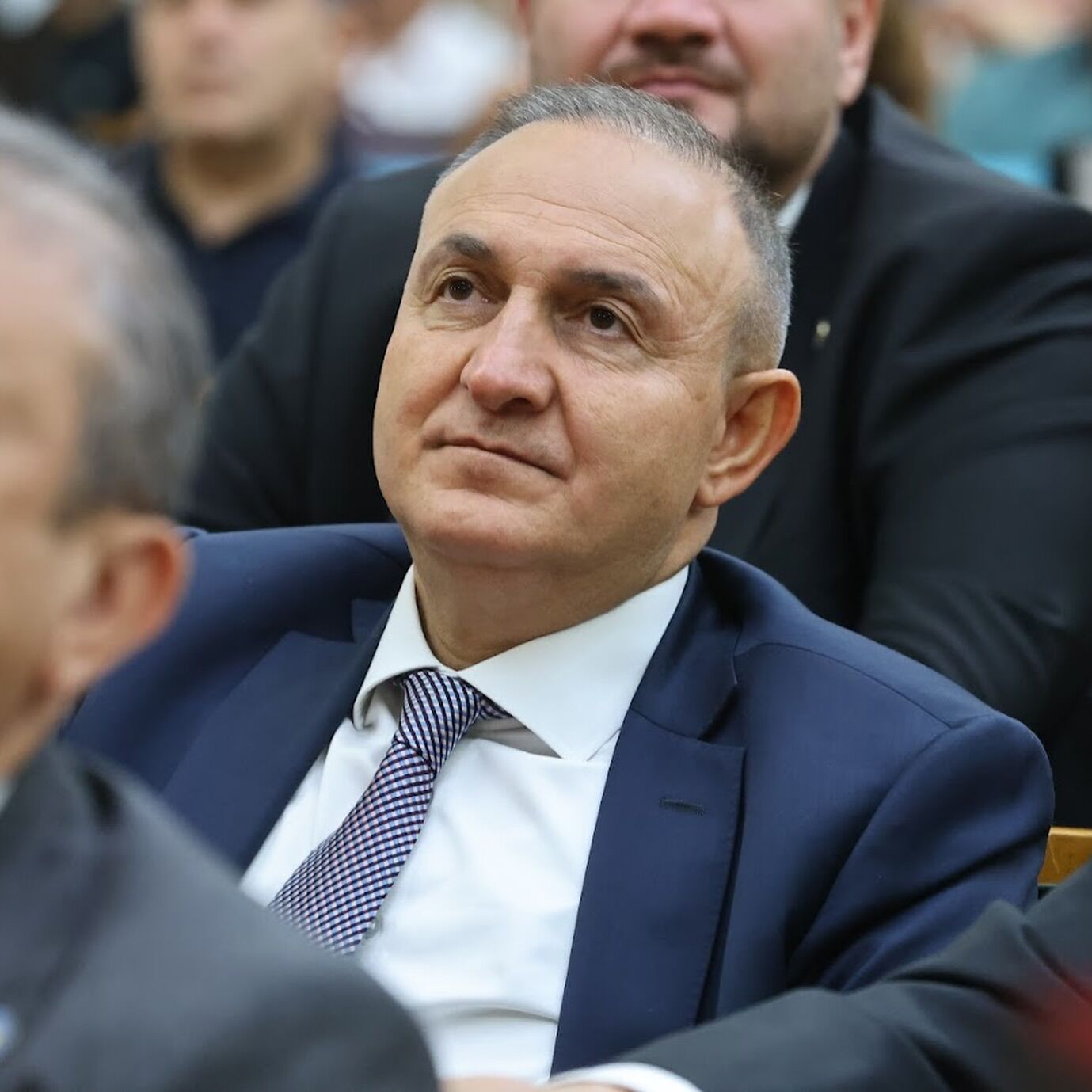 İYİ Parti'li Karakaş ihanetle suçladığı AK Parti'ye mi geçecek?