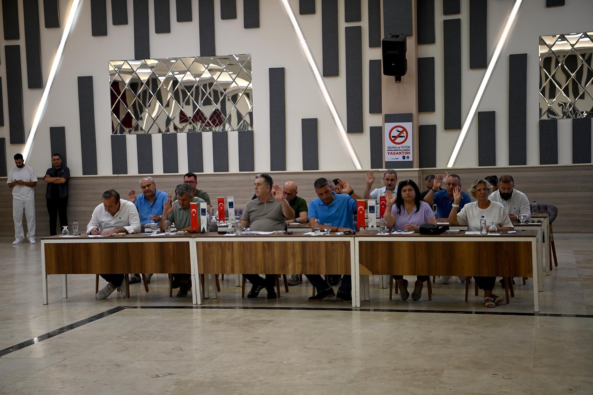 Kuşadası Belediye Meclisi'nde önemli kararlar alındı