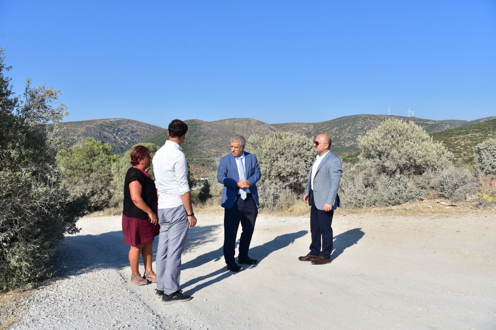 Kuşadası Kaymakamlığı’na Yeni Bina Alanı Aranıyor Vali Varol Planlanan Alanı Yerinde Inceledi (2)