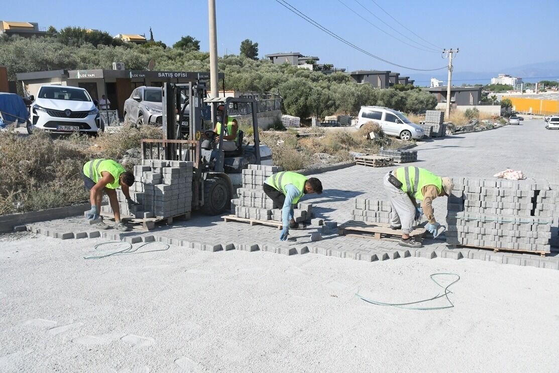 Kuşadası’nda 6 Bin Metrekarelik Kapsamlı Çalışma Ekipler Yoğun Mesai (Bülten) (2)