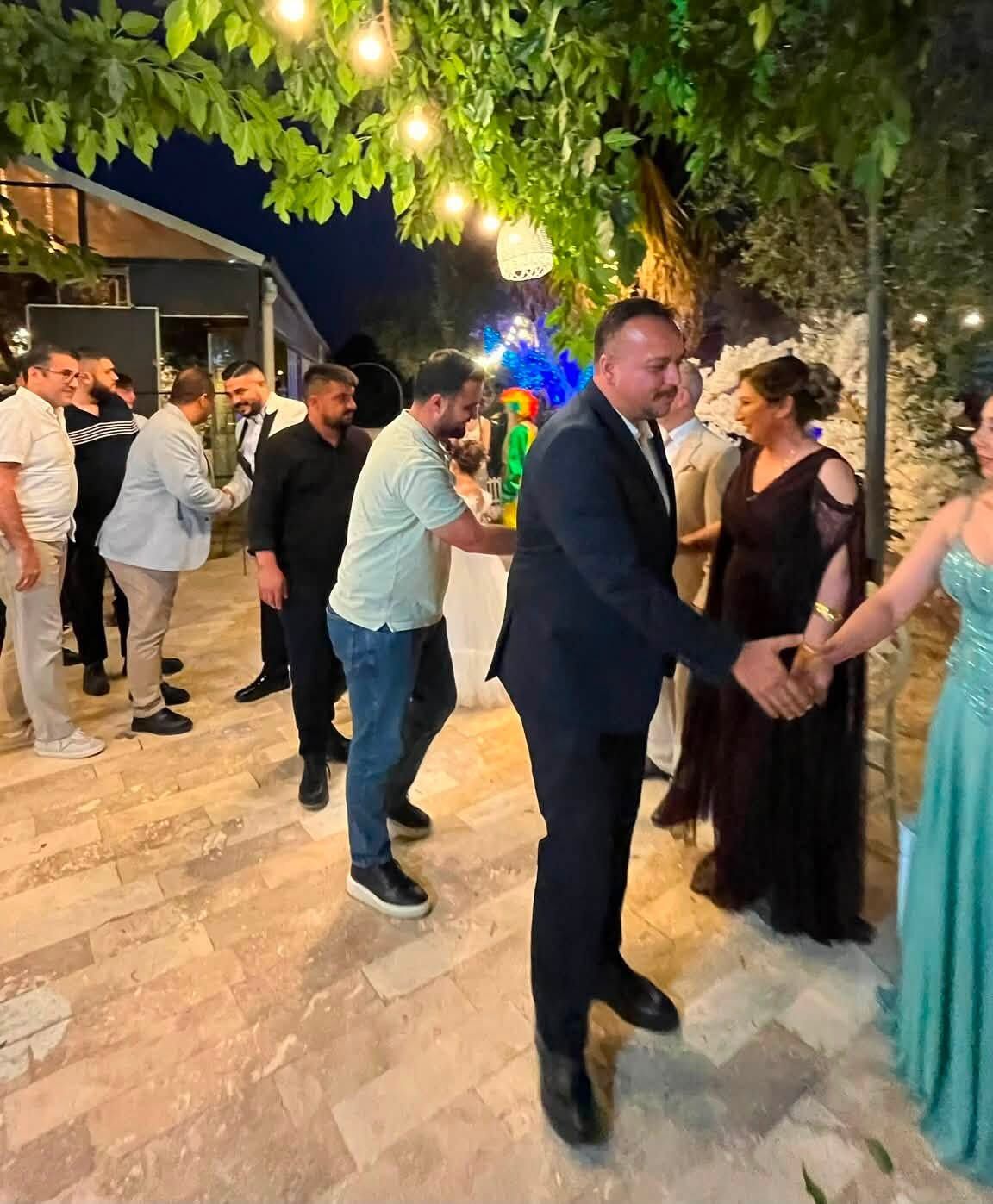 MHP Efeler’in yeni yönetimi genç çifti yalnız bırakmadı