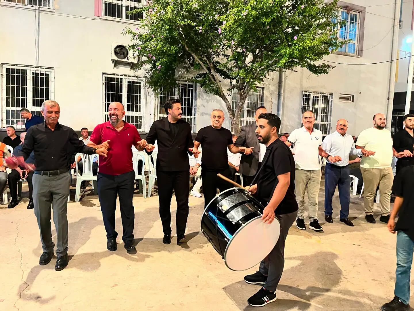 Mhp’li Cihangiroğlu’ndan ‘Terörsüz Türkiye’ Sürecine ‘Halay’lı Destek “Halay Da Bizim Zeybek De” (3)