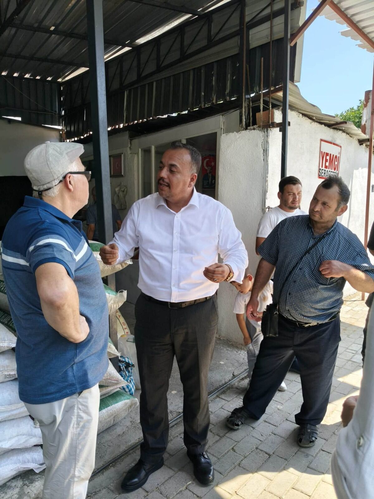 MHP’li Gümüş’ten esnaf ziyareti: Vatandaşların taleplerini dinledi