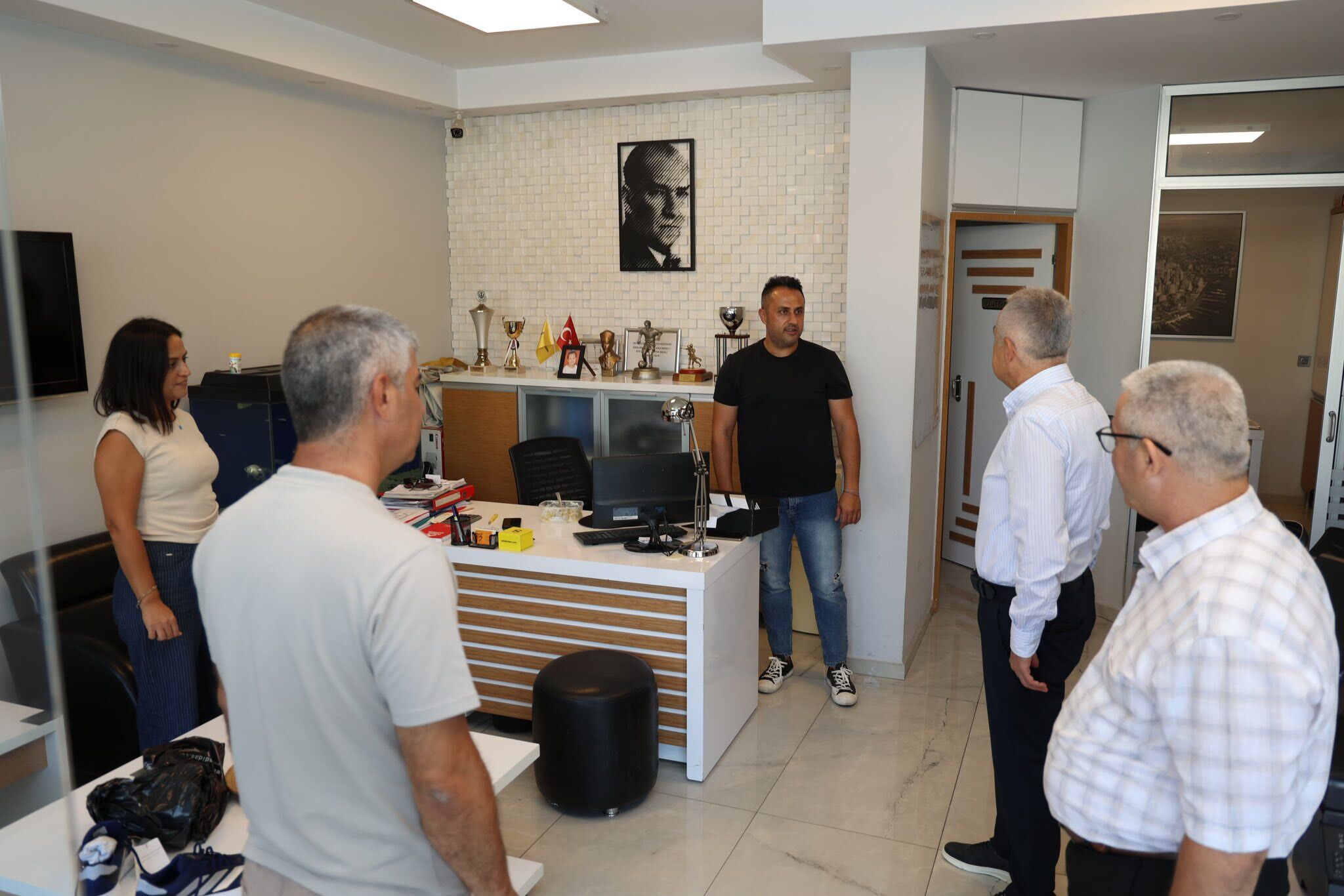 Mustafa Savaş Efeler’de Esnaf Ve Vatandaşlarla Buluştu (1)