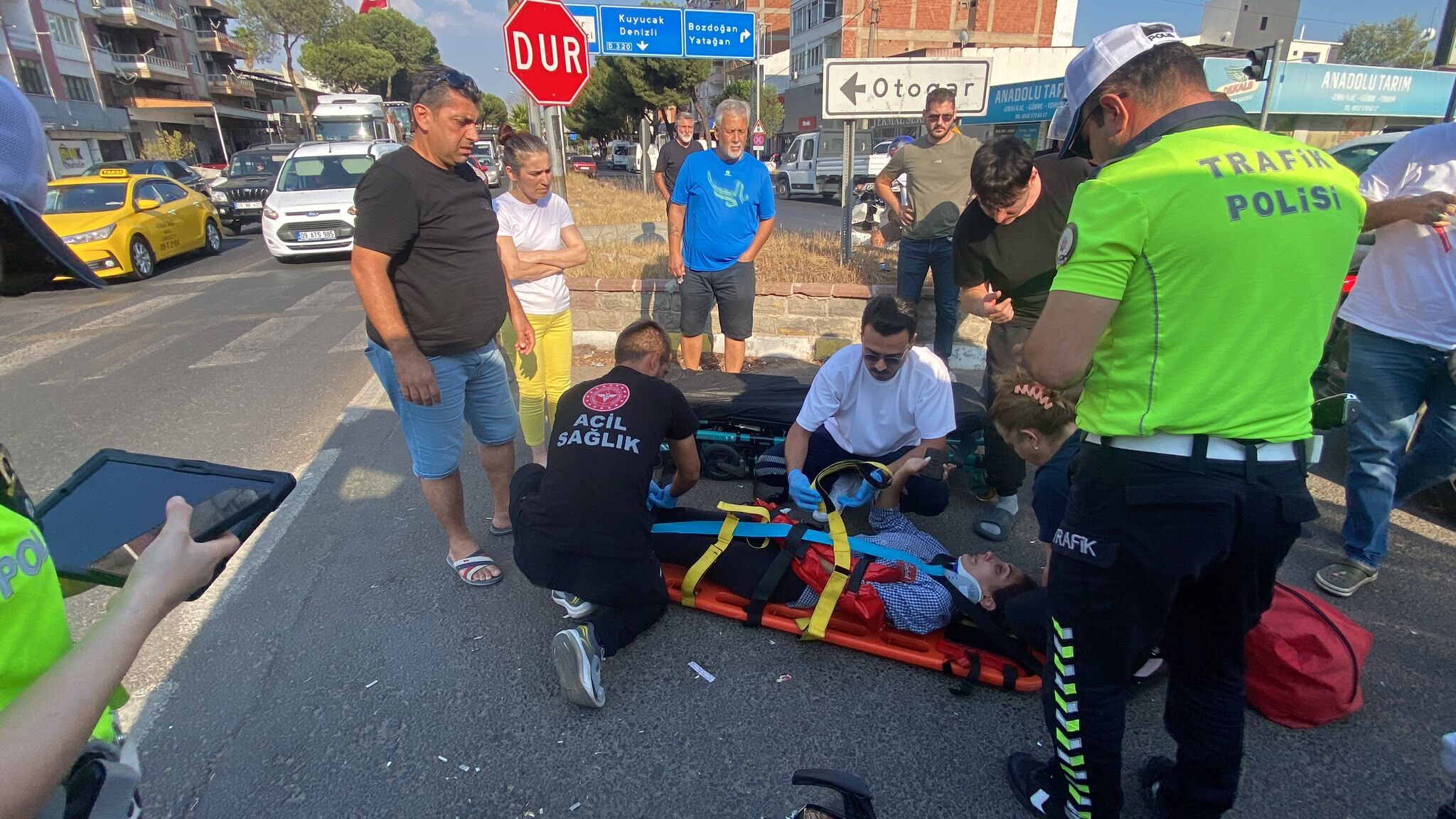Nazilli Otogar Kavşağı’nda Kaza! Motosiklet Sürücüsü Yaralandı (4)