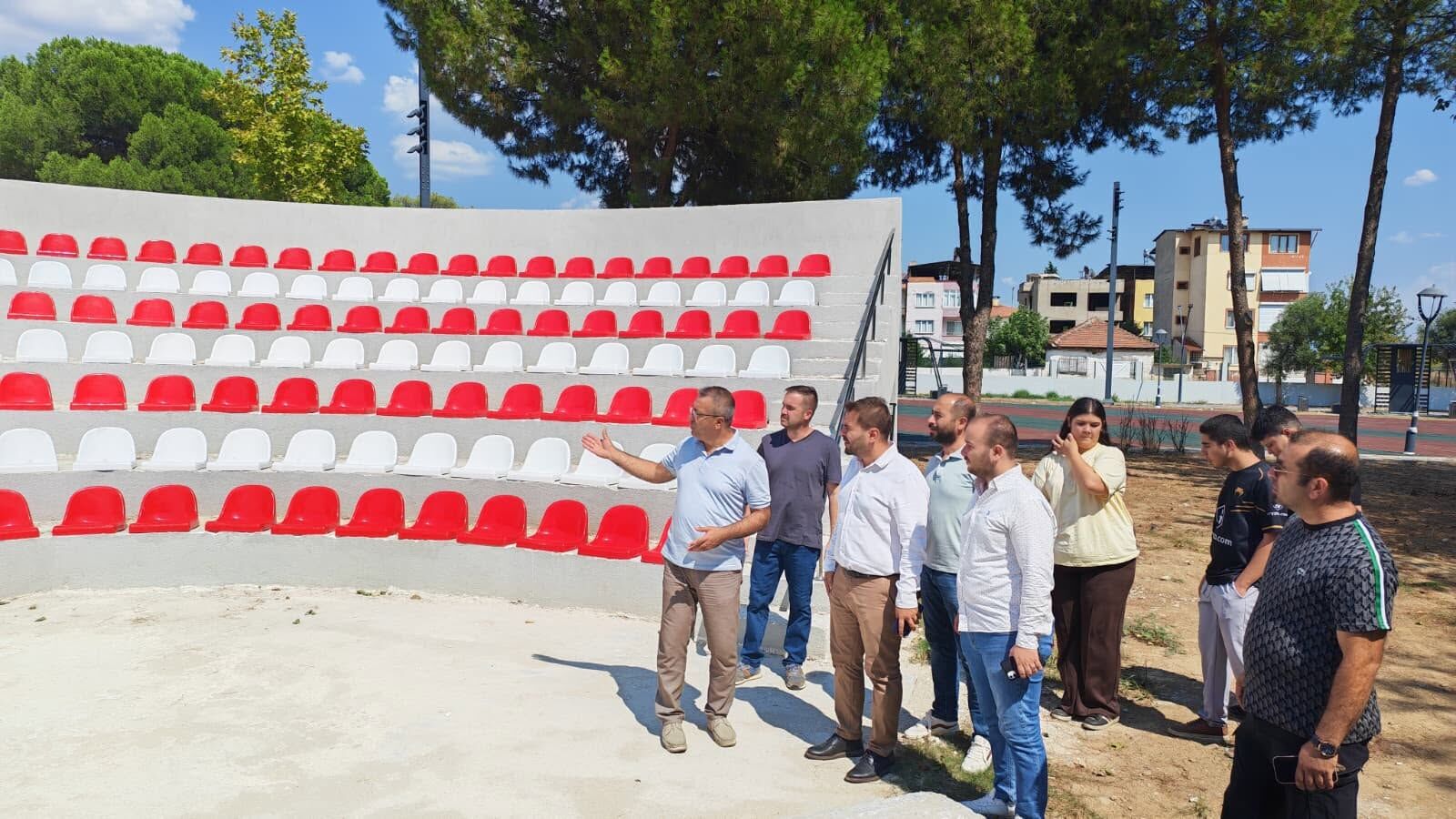 Nazilli’de Gençlik Merkezi Gün Sayıyor Ak Parti Heyeti Çalışmaları Inceledi (6)