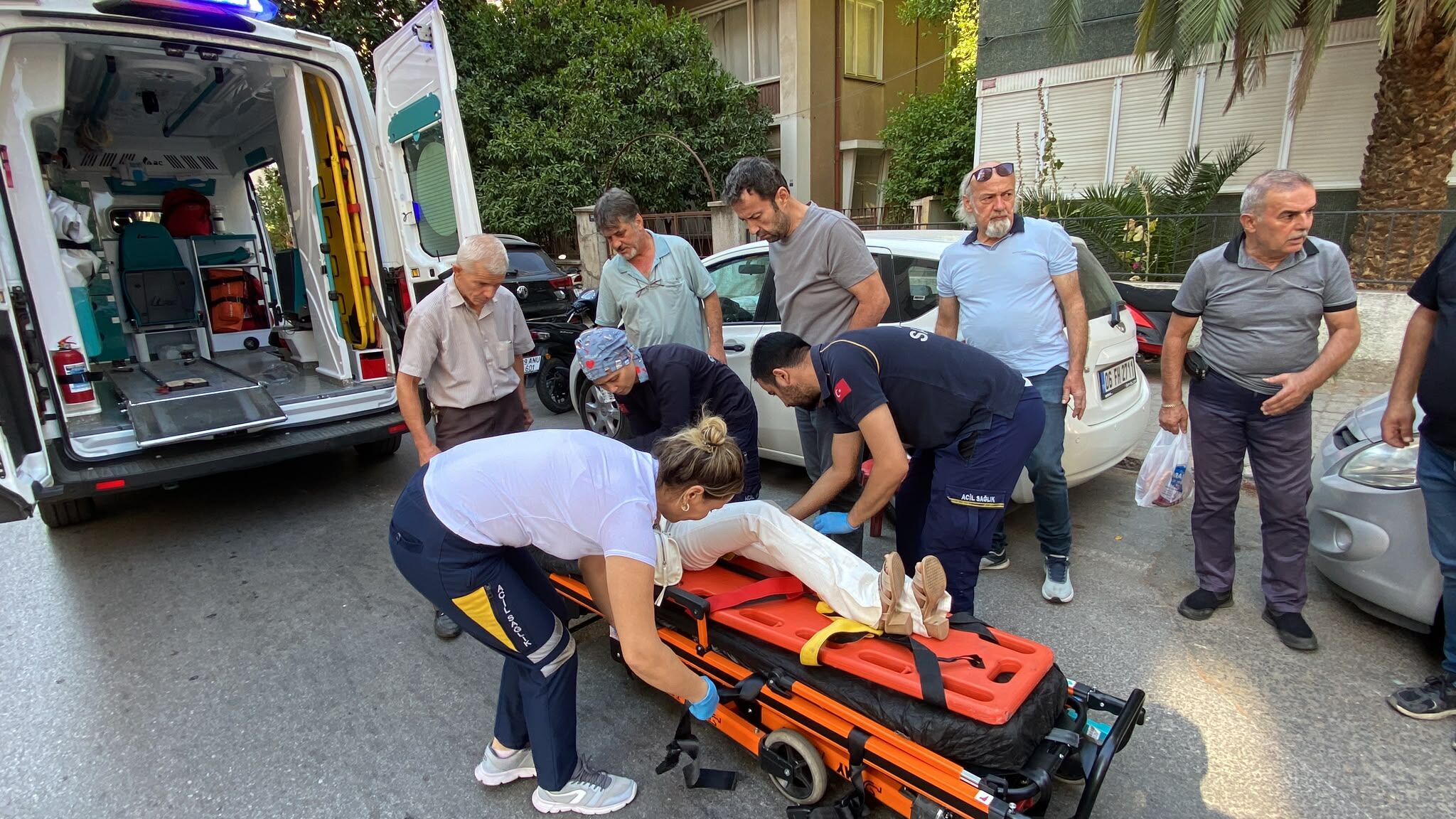 Nazilli’de Korkutan Kaza Genç Sürücü Metrelerce Sürüklendi (3)