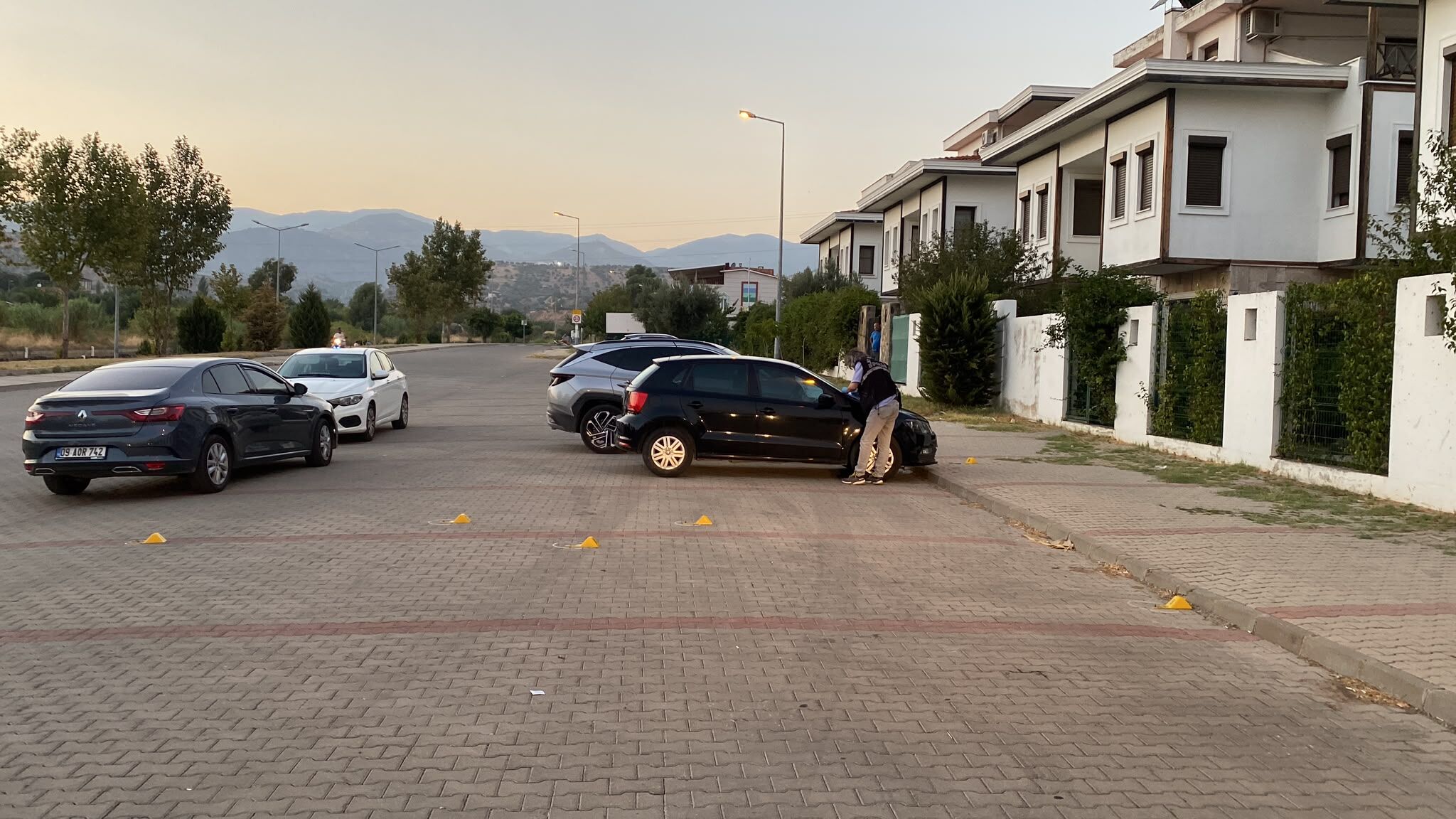 Nazilli’de Silahlı Saldırı Baba Ve Oğul Kurşunlandı (4)