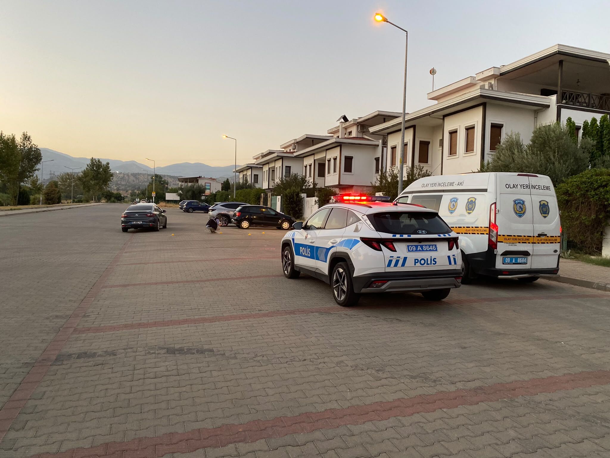 Nazilli’de Silahlı Saldırı Baba Ve Oğul Kurşunlandı (5)
