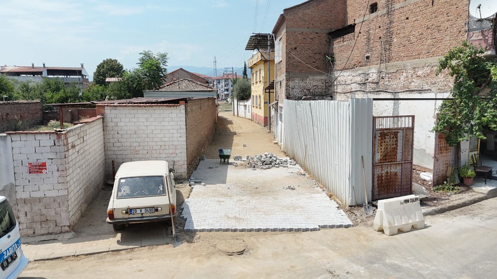 Nazilli’de yol atağı Belediye ekipleri dur durak bilmiyor