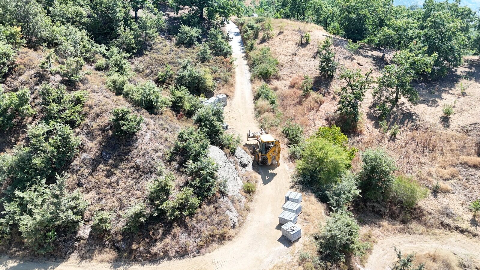 Nazilli’nin kırsal mahalleleri yenileniyor Ekipler aralıksız çalışıyor