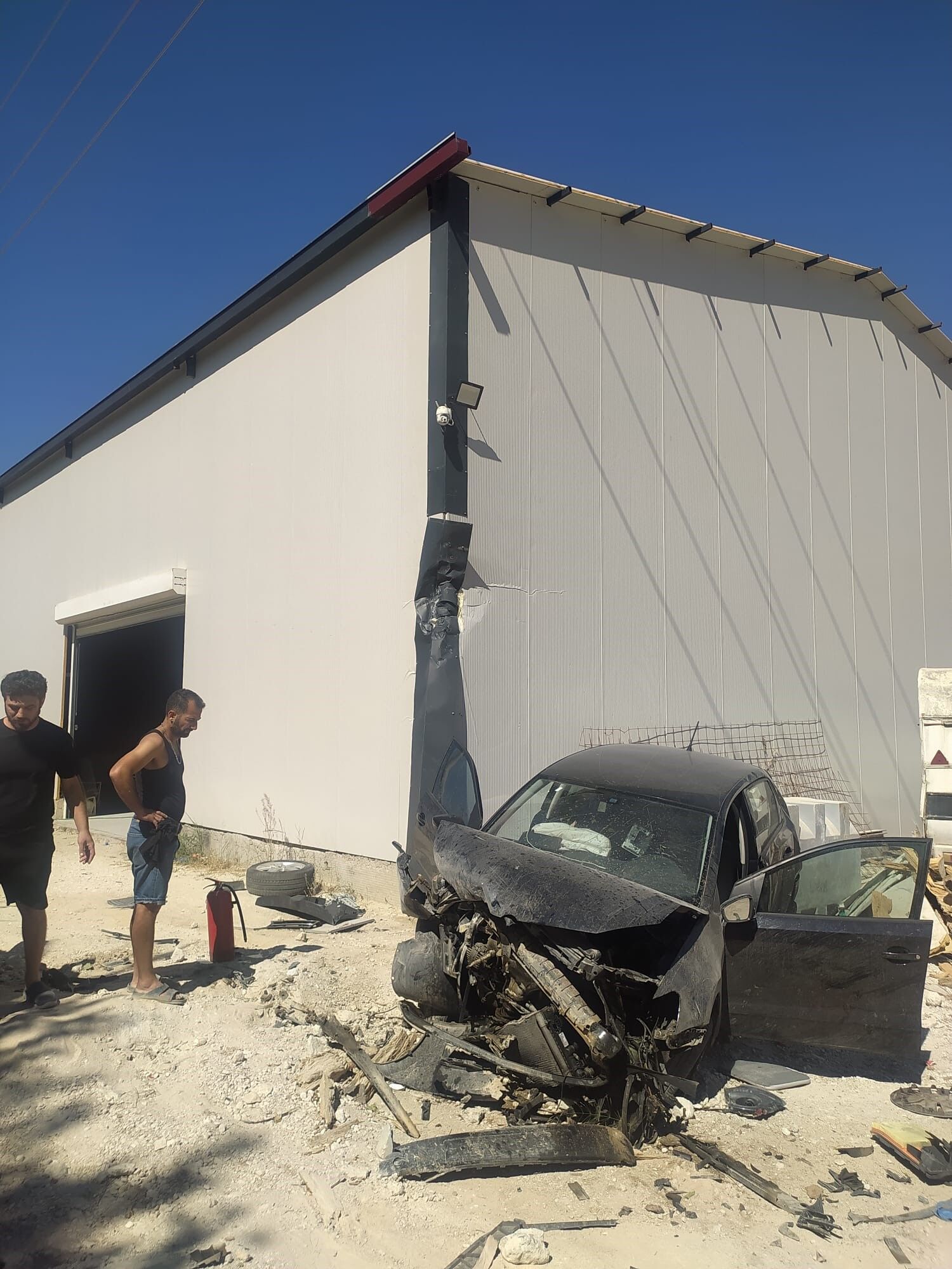 Söke-Kuşadası Karayolunda feci kaza 2 ağır yaralı