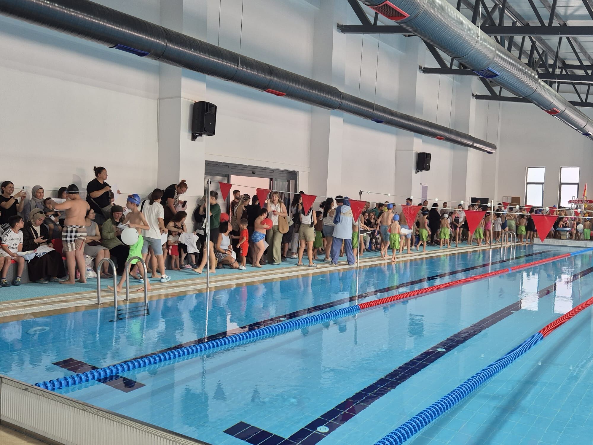 Söke'de 200 Öğrenci Yüzme Öğrendi Eğitimler Bir Sene Daha Devam Edecek (1)