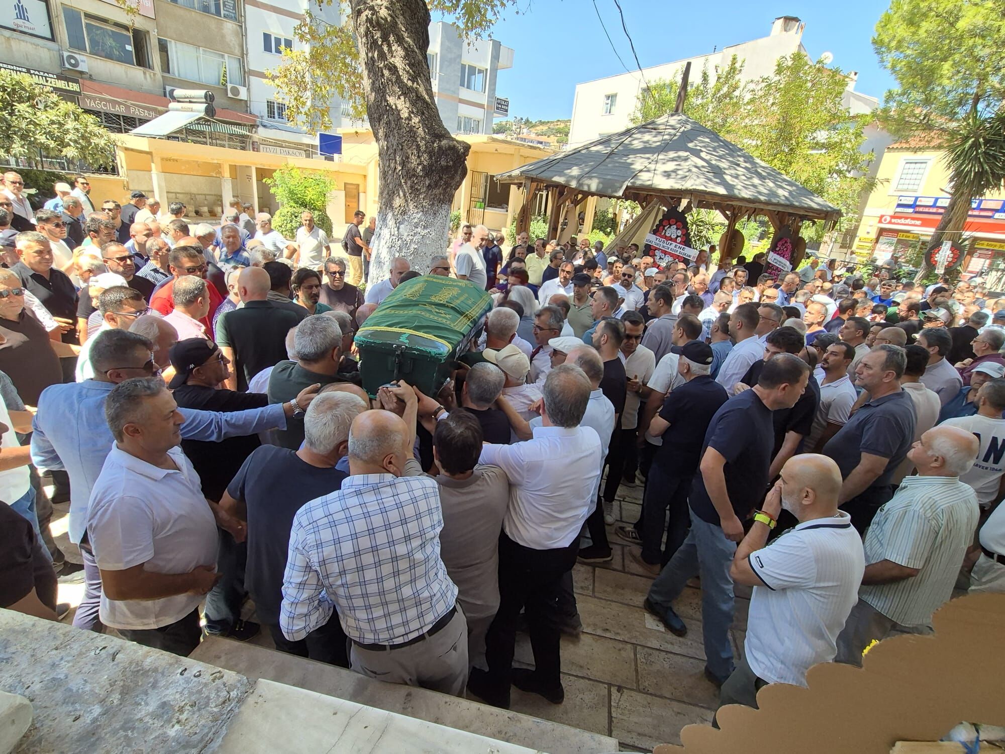 Sökeliler Oğuz'a son görevini yaptı: İlçenin duayen ismi toprağa verildi