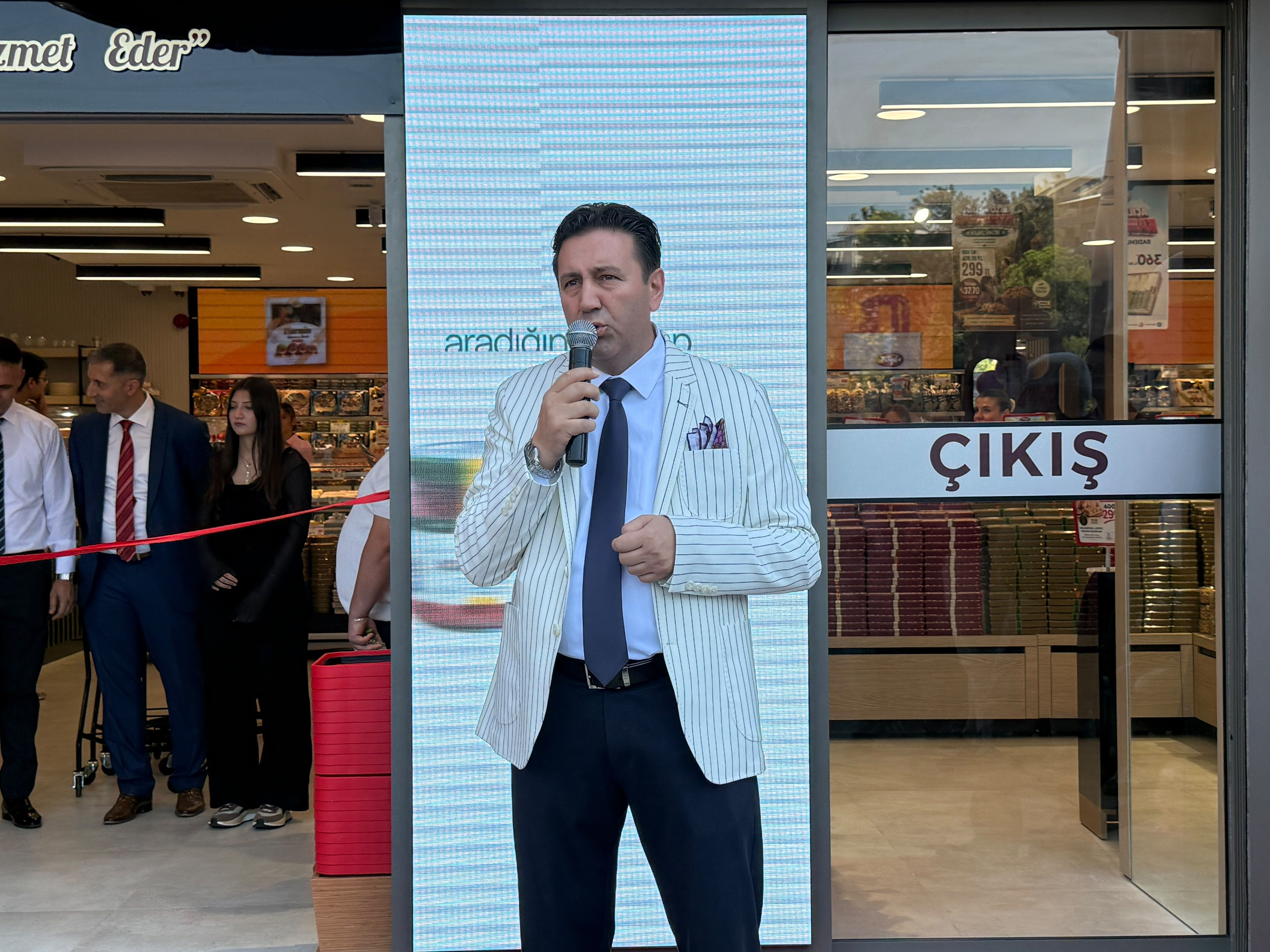 Tuğba Kuruyemiş 133. mağazasını Aydın’da açtı