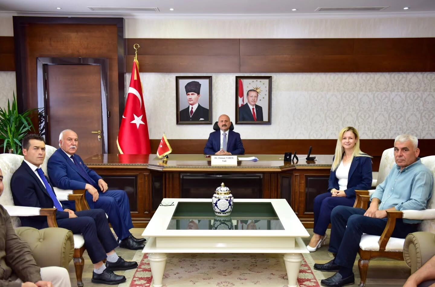 Vali Varol’dan Muhtarlarla Kritik Toplantı (1)