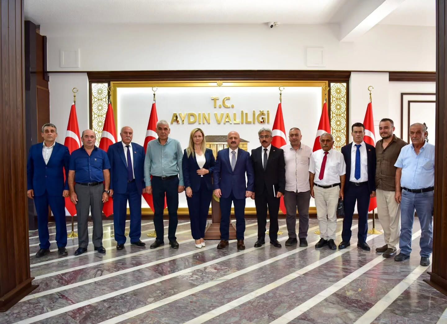 Vali Varol’dan Muhtarlarla Kritik Toplantı (2)