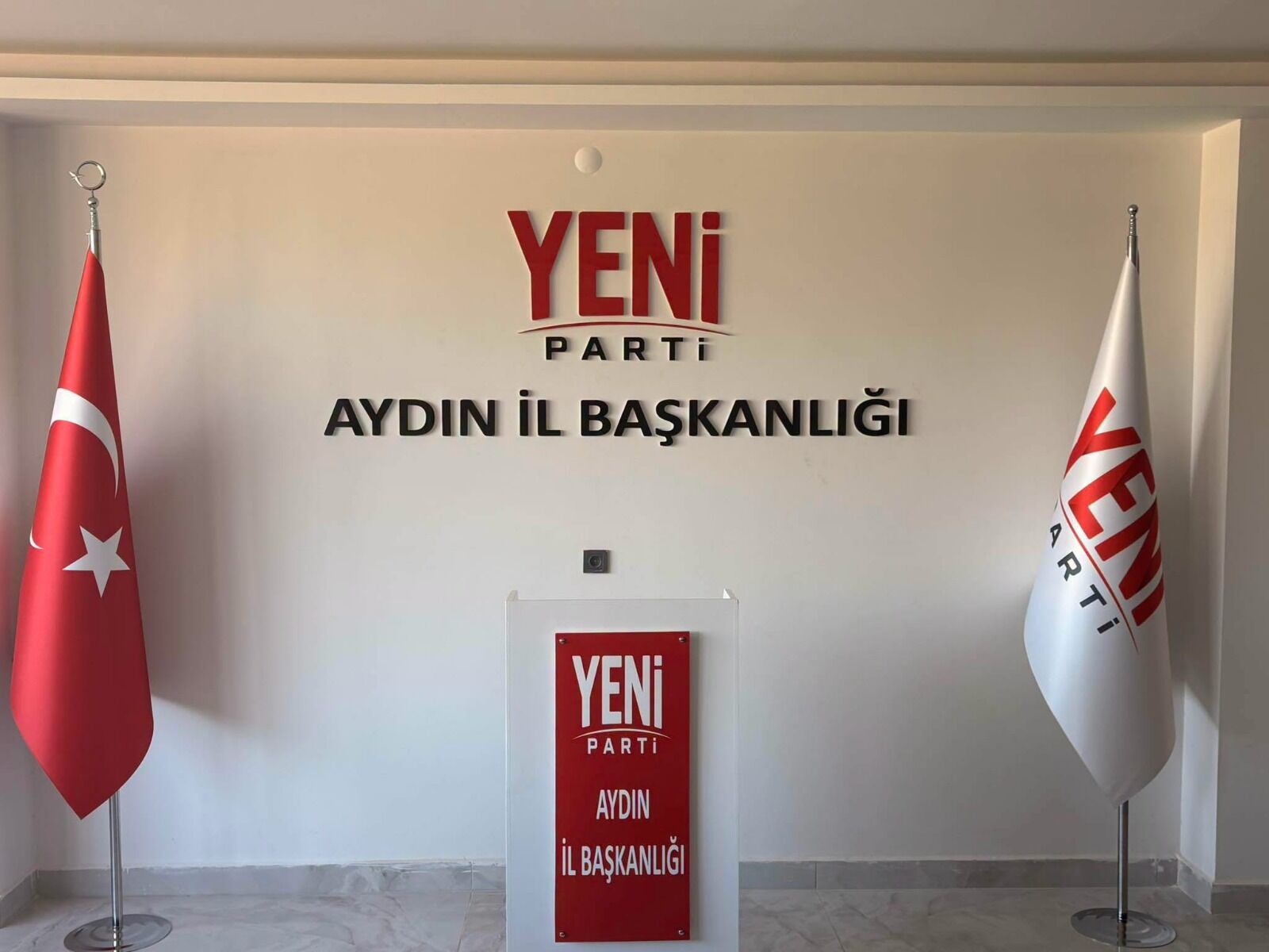 Yeni Parti Aydın İl Başkanlığı Binasına Tabela Asıldı Açılışın 10 Ağustos'a Kadar Yapılması Planlanıyor (2)