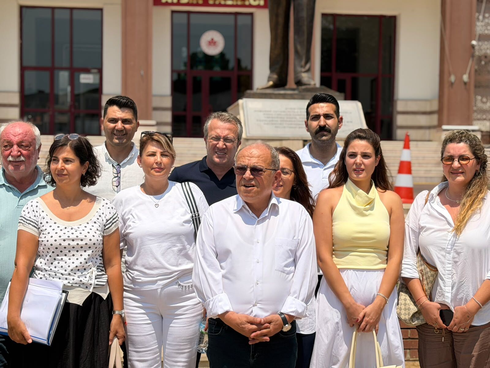 Yeni Parti Aydın İl Başkanlığı kuruluş dilekçesini valiliğe sundu