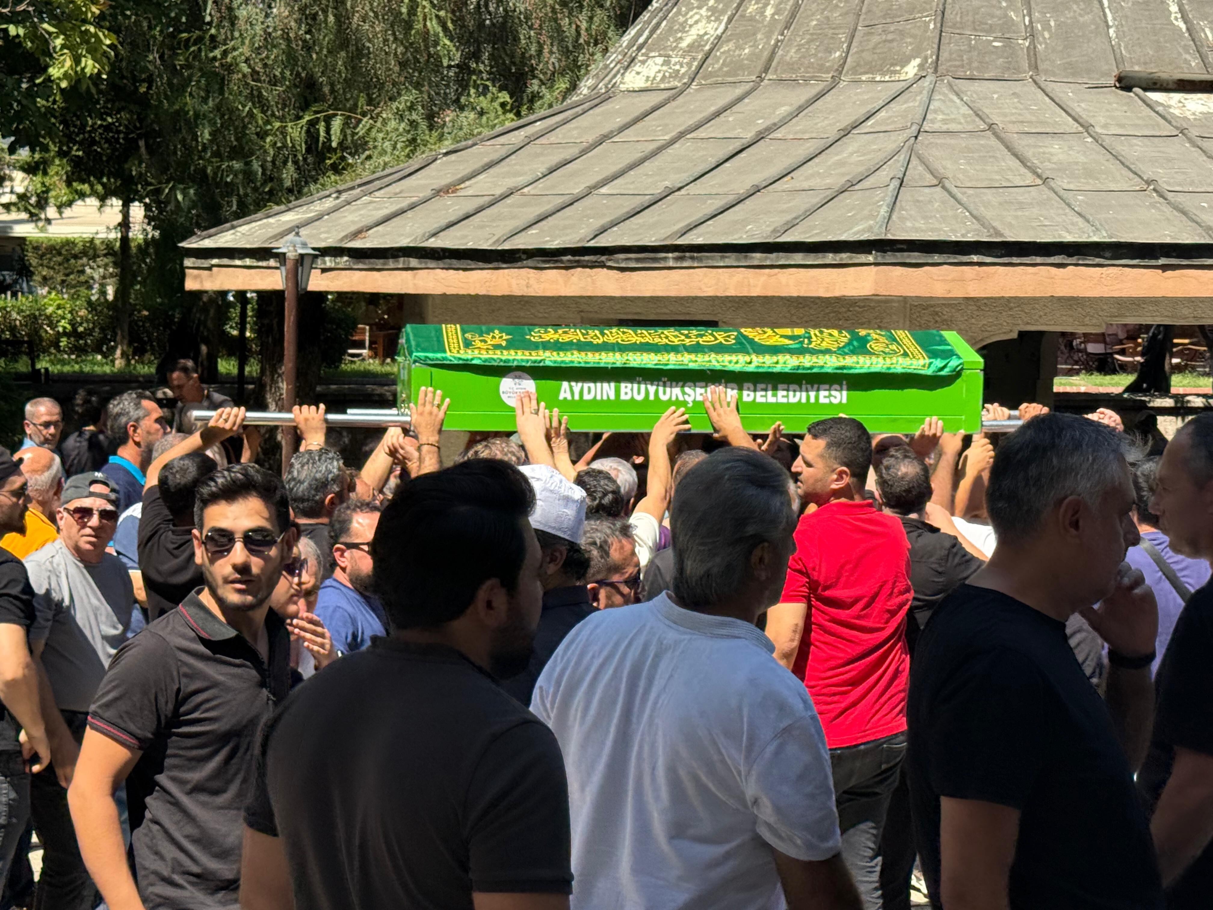 Yenipazarlı Kazım ustaya acı veda! Aydın esnafı son görevini gerçekleştirdi