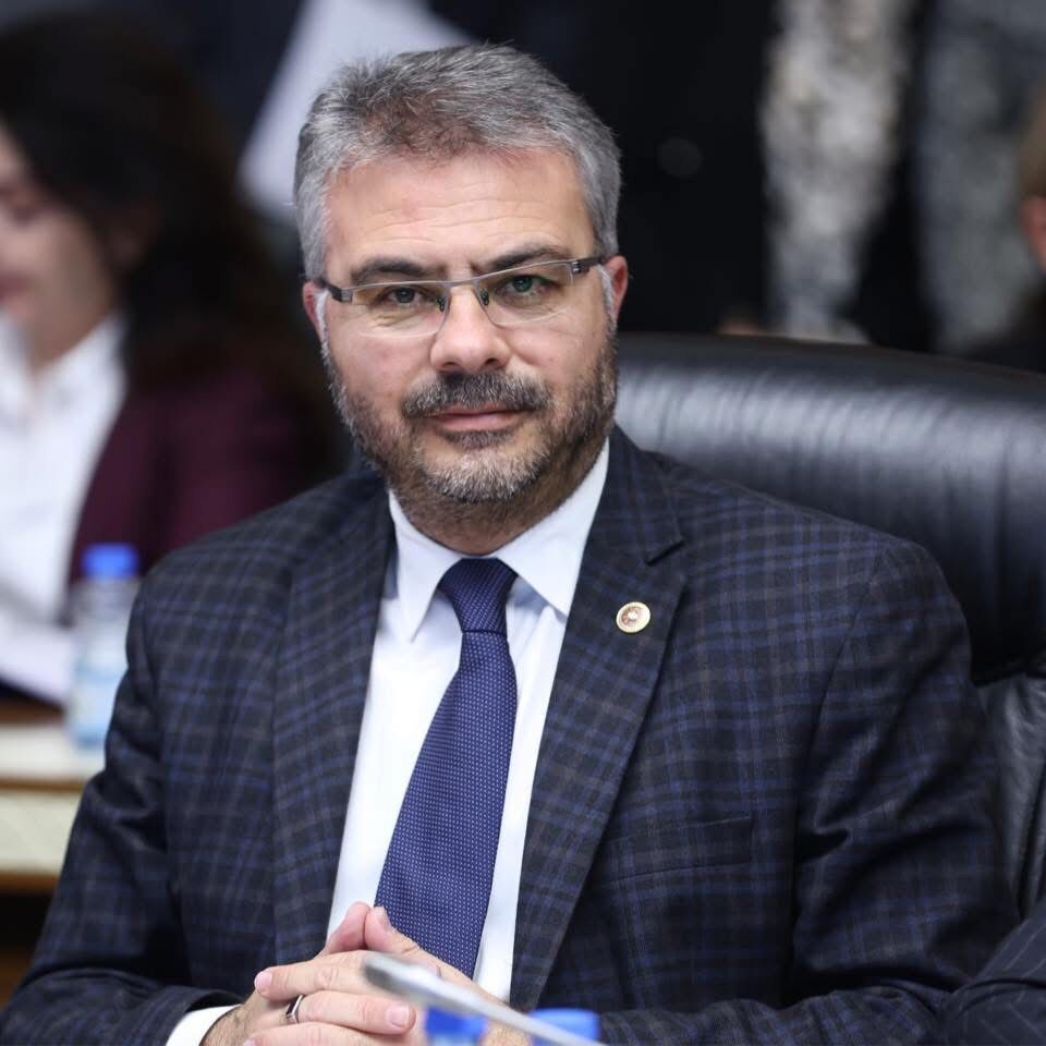 AK Parti'de gencin vefatı yasa boğdu Özmen'den taziye mesajı