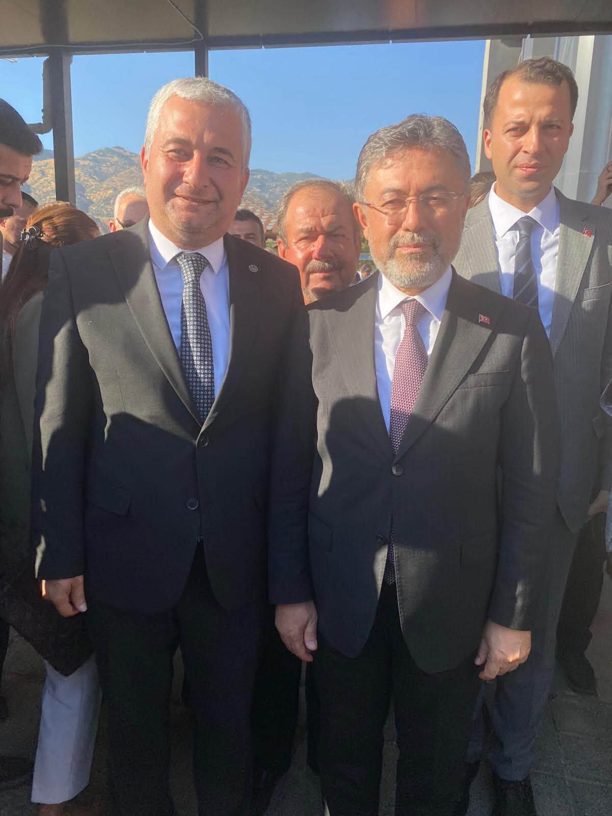 Aydın'a Gelen Bakan Yumaklı'ya Özel Dosya Sunuldu Başkan Demir Koçarlı'daki Üreticilerin Taleplerini Iletti (1)
