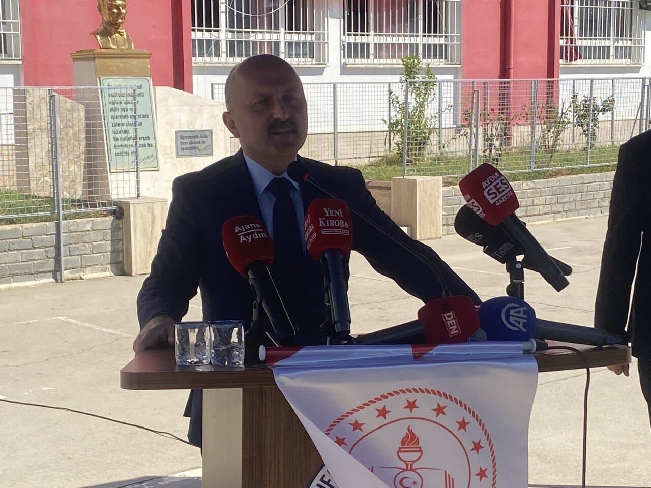 Aydın’da 2026-2027 eğitim öğretim yılı coşkuyla karşılandı: İlk ders zili çalındı